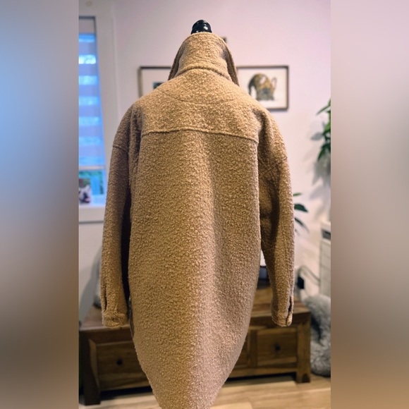 ONLY shacket in medium. Excellent condition!!! - Picture 5 of 7